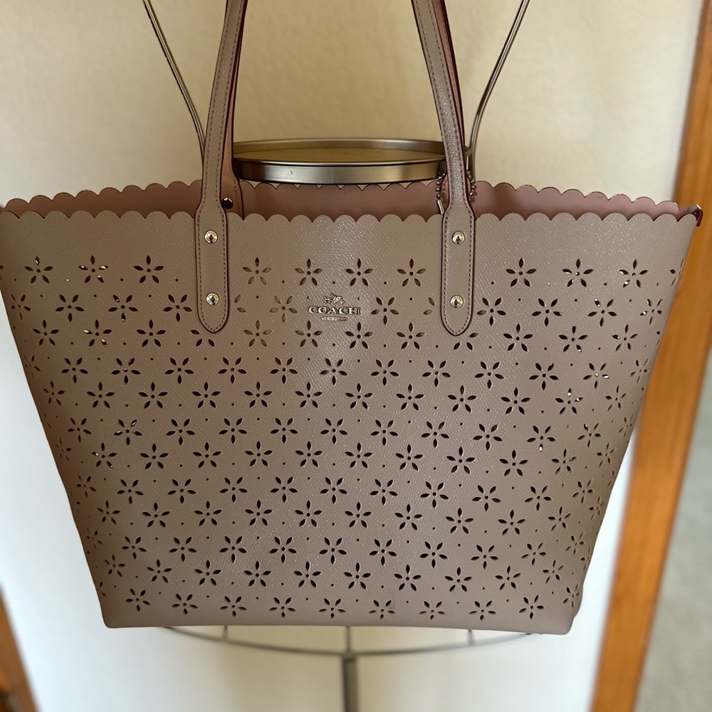 COACH CITY TOTE Laser Cut Peach Rose Glitter Leather F37650 $425.